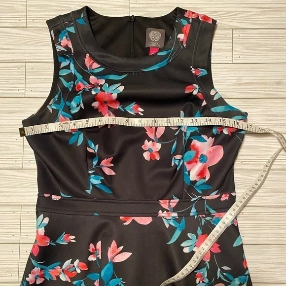Vince Camuto floral sleeveless fit and flare dress like new woman’s size 6 - Picture 4 of 7